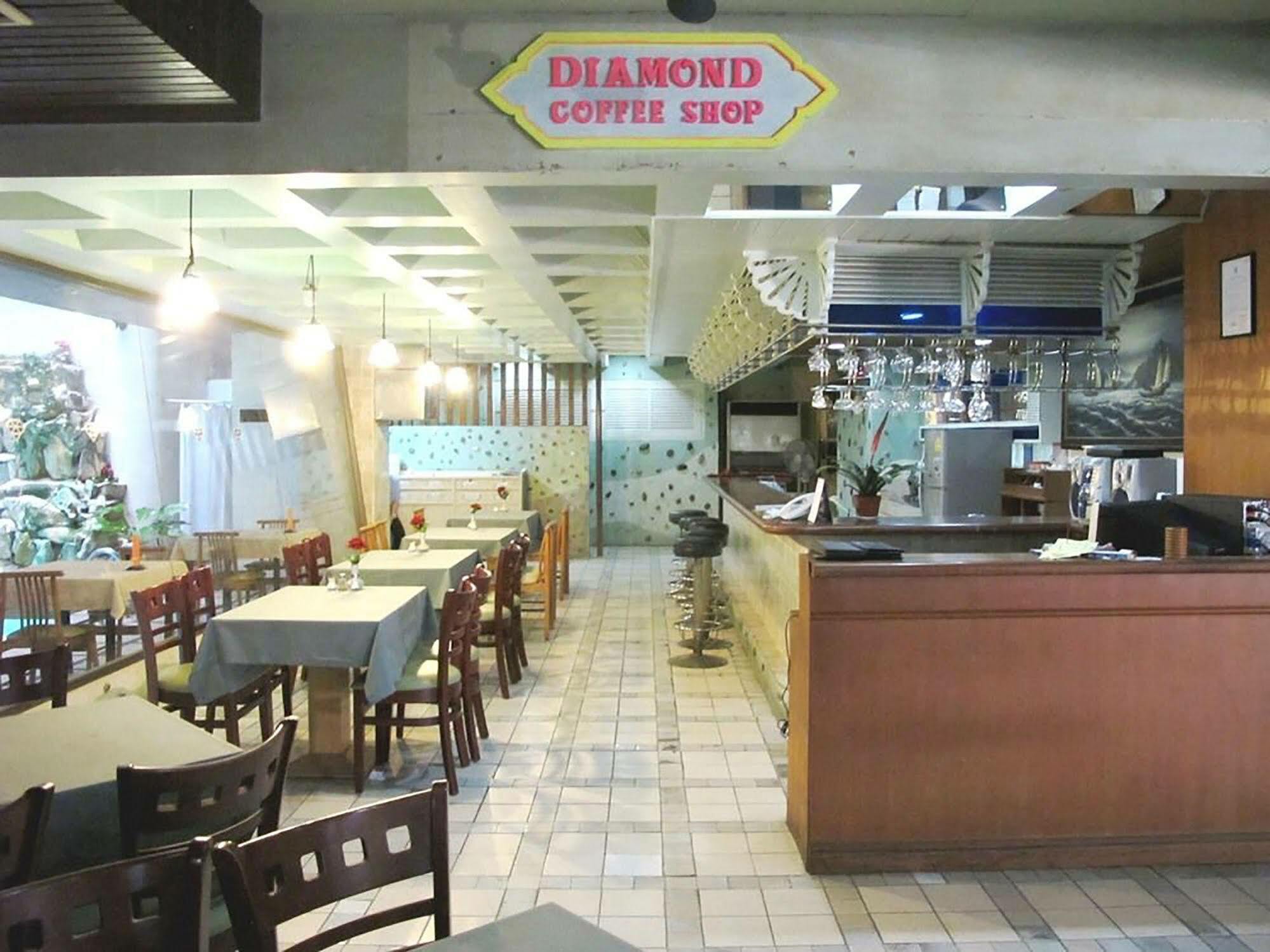Diamond Beach Hotel Pattaya Bagian luar foto