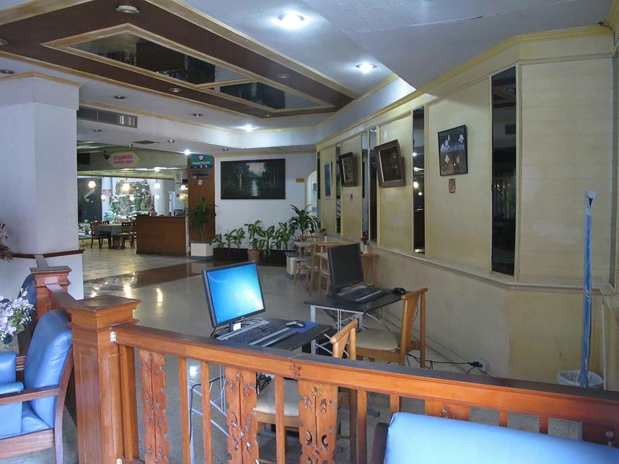 Diamond Beach Hotel Pattaya Bagian luar foto